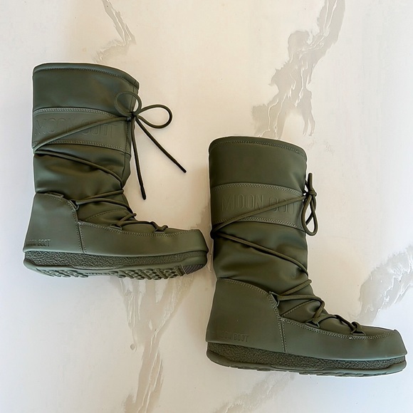 Moon Boot Protecht Hi Top Khaki Green Rubber Winter Boots Women’s Sz 5